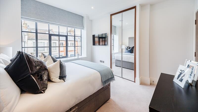 Palace Wharf, Rainville Road, London